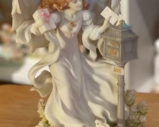 Seraphim Kayli Heavens Greetings Angel Sculpture 8x6x4in HxWxD