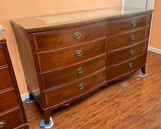Rway Vintage 8-Drawer Dresser	36x60x21.5in	HxWxD
