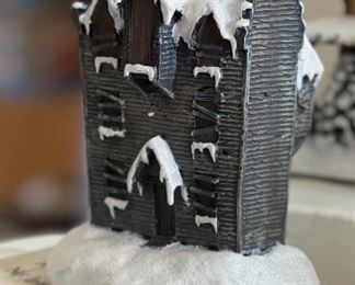 Bradford Exchange  Harry Potter Shrieking Shack Hawthorne Village	7x5x3.5in	HxWxD
