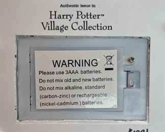 Bradford Exchange Harry Potter Broomsticks Pub Hawthorn Village 4.5X5X5in HxWxD