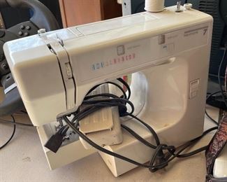 Kenmore 7 Sewing Machine		
