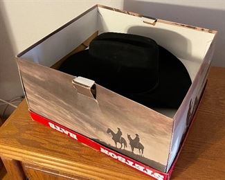 Stetson 4x Beaver Cowboy Hat in Box	7 3/8	
