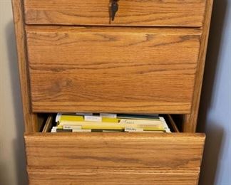 Oak 4-Drawer File Cabinet	55x20x25.5in	HxWxD
