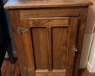 Vintage Oak Cabinet	29.5x21.5x13in	HxWxD
