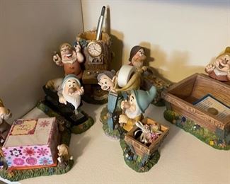 Disney 7 Piece Dwarfs Desk Set		
