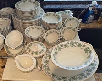 Noritake MADERA China Set		
