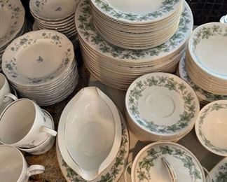 Noritake MADERA China Set		
