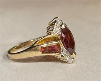 10k Gold, Garnet & Diamond Ring SZ 7.25	10k	
