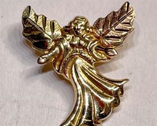 10k Yellow/Rose Gold Angel Pendant	10k	
