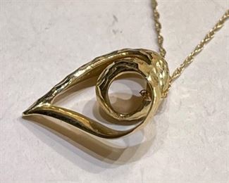 10k Gold Heart Pendant & Necklace	10k	
