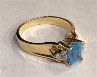 10k Gold Aquamarine & Diamond Ring SZ 7	10k	
