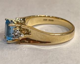 10k Gold Aquamarine & Diamond Ring SZ 7	10k	
