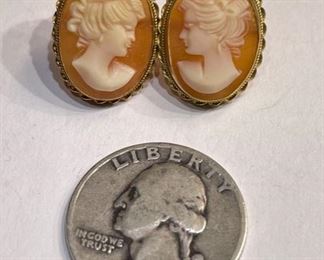 18k Gold Cameo Earrings	18k	
