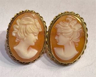 18k Gold Cameo Earrings	18k	
