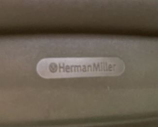 Herman Miller Aeron Chair Aluminum/Graphite	Size C. 43x28x26in	HxWxD
