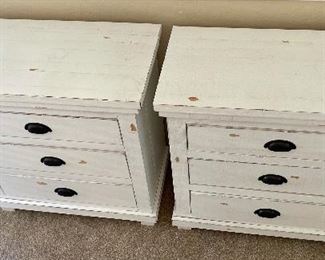 2pc Woodlands Distressed White Nightstands 3-Drawer Chest PAIR	31x32x17in	HxWxD

