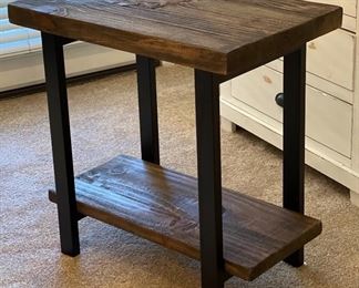 Rustic Weathered Accent Table Iron/Wood	27x27x17in	HxWxD
