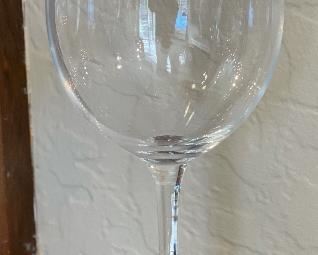 5 pc Schott Zwiesel Wine Glasses	10in H x 3in Diameter at top	HxWxD
