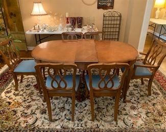 #27 BF Huntley Furniture Wood Oval Table w/6 chairs & 1 leaf 43x65-77x30 $180.00