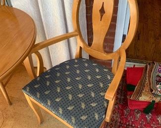 #38 Ethan Allen Oblong Table w/2 leaves & 6 chairs 65- 103x42x29.5 9 (as is top) $225.00