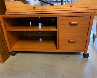 #147 Mid-Century TV Table w/2 drawers & 1 shelf 33x16x18 $50.00
