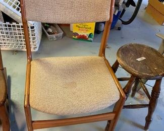 #154 mid-century Chair $20.00