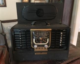 Zenith Shortwave Radio - impeccable vintage condition