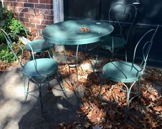 ice cream parlor chairs x 4 plus a metal table...