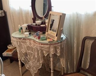 dressing table