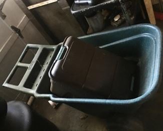 Rubbermaid wheelbarrow