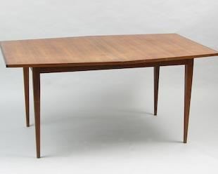 A MidCentury Modern Dining Table Designed By Paul McCobb 