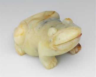 Chinese Carved Agate and Carnelian Lucky Frog Cabinet Sculpture, in Presentation Box 