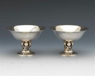 International La Paglia Designed Pair Sterling Silver of Footed Bowls