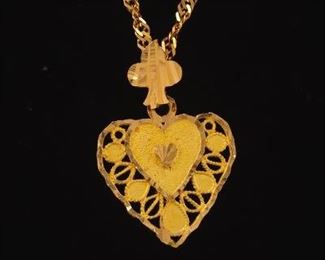 Ladies High Carat Gold Heart Pendant on Chain 