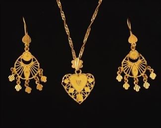 Ladies High Carat Gold Heart Pendant on Chain and Pair of Earrings 
