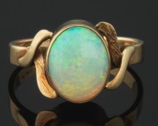 Ladies Retro Gold and Opal Ring 
