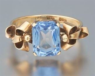 Ladies Victorian Gold and Blue Topaz Ring 