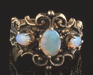 Ladies Victorian Gold and Opal Ring 