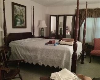 Matching Asian lamps, heavy 4 part screen