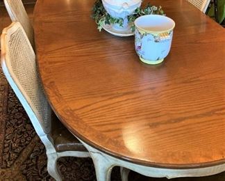 Breakfast room table & 6 chairs