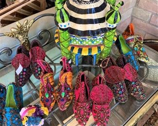 Colorful Mexican shoe decorations