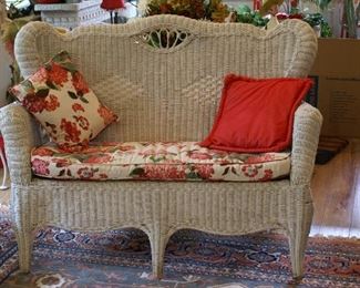 White wicker couch 