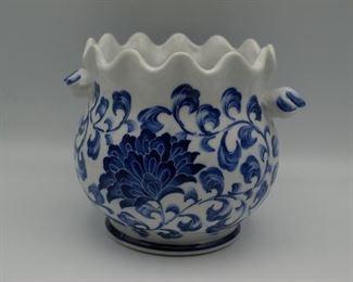 4 pc Blue and white ceramic various decorative vessels