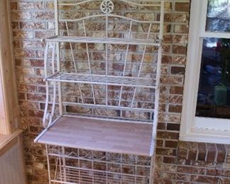 Metal Bakers Rack