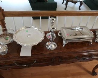 lots  of  silver  plate  (not  the  table)