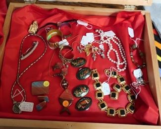 costume  jewelry