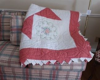 twin  hand  made  vintage quilt