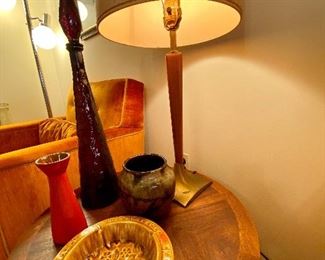 Thurston table lamp and other MCM glass and pottery pieces.