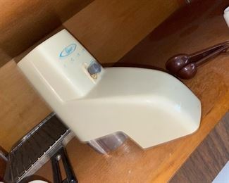 Oster Icer ice maker attachment $10