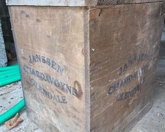 Old wooden box CHARDAVOYNE JANSSEN Glendale Dairy $80
